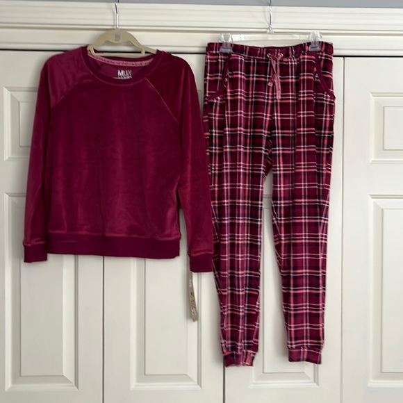 Muk Luks PJ set - Picture 1 of 8